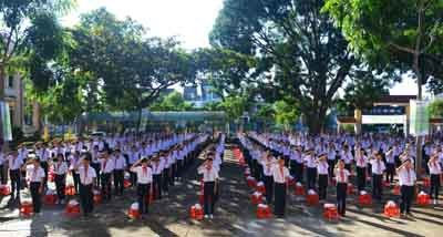 Nồng ấm tình người trong lễ trao học bổng 'Đọt Chuối Non' ảnh 5