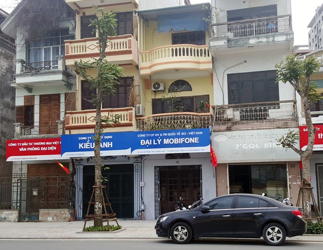 Biển hiệu MobiFone cũng giống hàng… bún đậu trên phố kiểu mẫu của Thủ đô ảnh 1