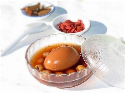 8 bài thuốc hay không ngờ từ trứng gà luộc ảnh 1