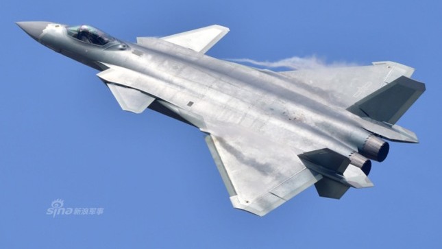 Trung Quốc có thể đã biên chế tiêm kích tàng hình J-20 ảnh 1