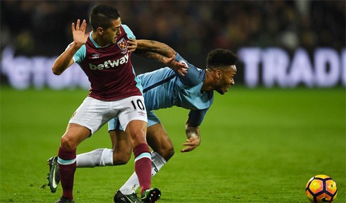 Tân binh 19 tuổi toả sáng, Man City đại thắng ảnh 2