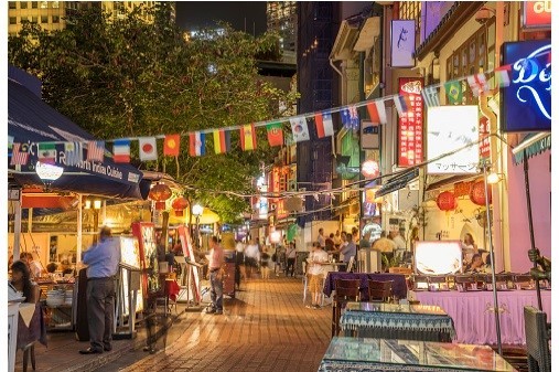 Chiến dịch giành lại vỉa hè: Bài học từ Singapore ảnh 1