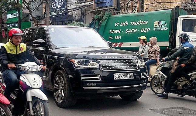 Tận thấy những biển số ô tô siêu đẹp trên đường phố Hà thành ảnh 7