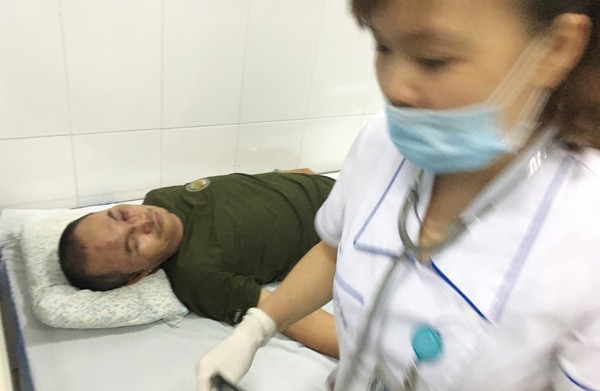 Côn đồ lại đánh người nhập viện tại chung cư Linh Đàm ảnh 1