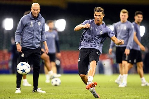HLV Zidane đã thay đổi Ronaldo như thế nào? ảnh 1