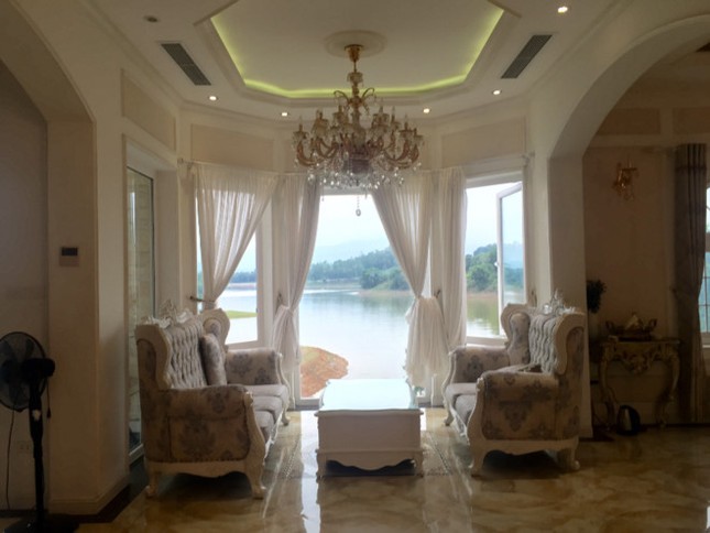 Đằng sau căn biệt thự xa hoa của 'Người phán xử' ảnh 2