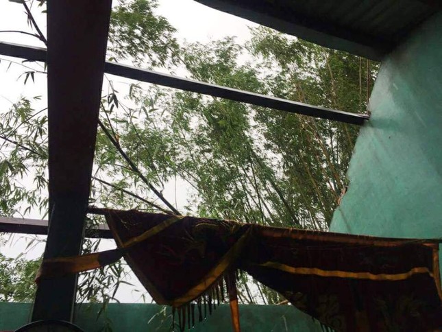TT-Huế: Choáng váng với lốc xoáy khốc liệt xảy ra khắp nơi ảnh 5