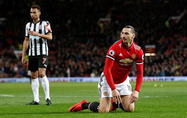 Vừa bình phục, 'sư tử' Ibra đã nắn gân Man City ảnh 1