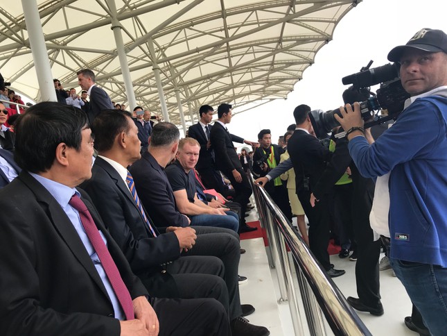 Ryan Giggs và Paul Scholes xuất hiện tại Trung tâm huấn luyện bóng đá trẻ của Vingroup ảnh 3