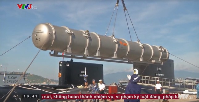 Tàu ngầm Kilo Việt Nam lần đầu phóng tên lửa Klub ảnh 2