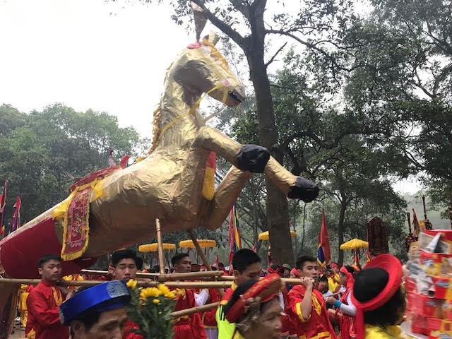Không có màn cướp lộc, Hội Gióng đền Sóc khá bình yên ảnh 3