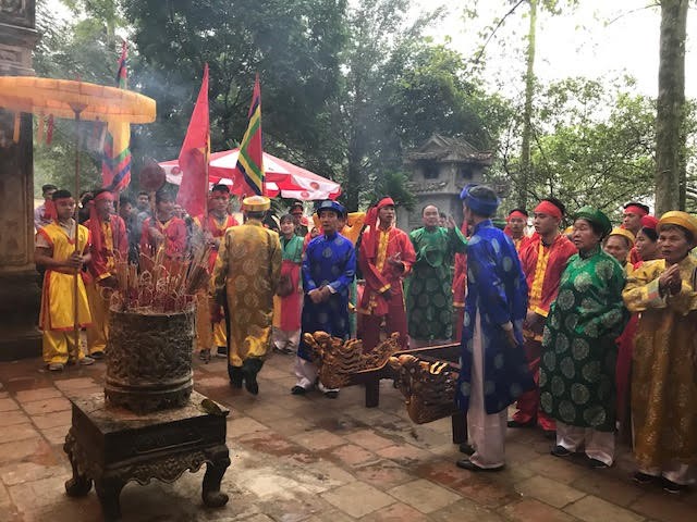 Không có màn cướp lộc, Hội Gióng đền Sóc khá bình yên ảnh 10