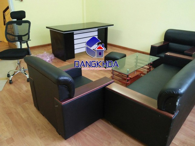 Khi nào cần mua hàng thanh lý bàn ghế văn phòng ảnh 2