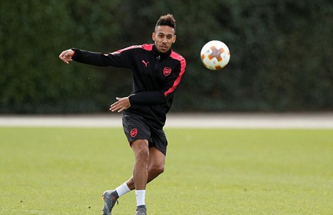 Hàng thủ Arsenal đón tin vui trước cuộc tái đấu Milan ảnh 2
