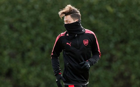 Hàng thủ Arsenal đón tin vui trước cuộc tái đấu Milan ảnh 4