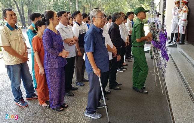 Cụ bà 81 tuổi vượt 300 km đi viếng nguyên Thủ tướng Phan Văn Khải ảnh 2