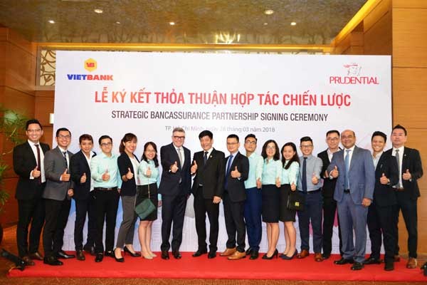 Prudential Việt Nam và Vietbank ký kết thỏa thuận hợp tác ảnh 1