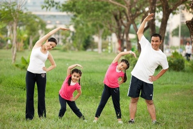 Cách nuôi dạy con của vợ chồng Quyền Linh khiến nhiều người ngưỡng mộ ảnh 1