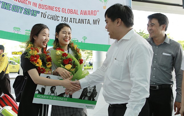 Sinh viên Duy Tân giành giải Women in Business Global Award tại Mỹ ảnh 2