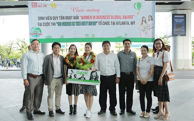 Sinh viên Duy Tân giành giải Women in Business Global Award tại Mỹ ảnh 3