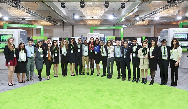 Sinh viên Duy Tân giành giải Women in Business Global Award tại Mỹ ảnh 1