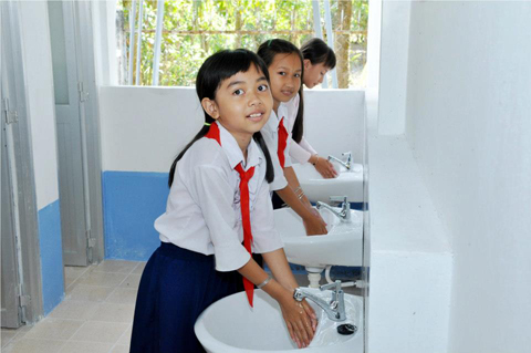 Cấp nước sạch và nhà vệ sinh trường học ở nông thôn được trú trọng ảnh 1