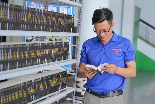 Những khoảng khắc đẹp bên những cuốn sách đổi đời của hành trình từ trái tim ảnh 2