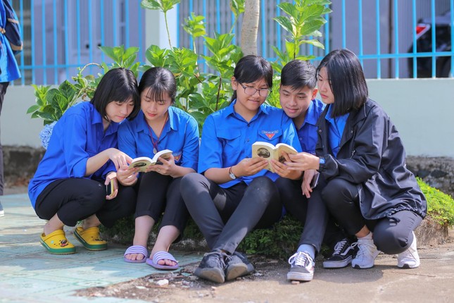 Những khoảng khắc đẹp bên những cuốn sách đổi đời của hành trình từ trái tim ảnh 11
