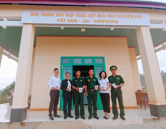 Những khoảng khắc đẹp bên những cuốn sách đổi đời của hành trình từ trái tim ảnh 13