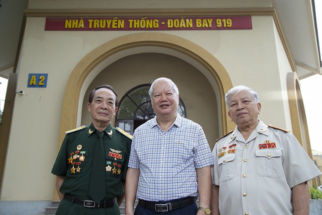 Người lính bộ binh chinh phục bầu trời ảnh 3