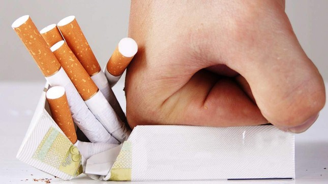 Hỗ trợ cai thuốc lá, khử mùi hôi miệng với nước súc miệng Hoa Nam