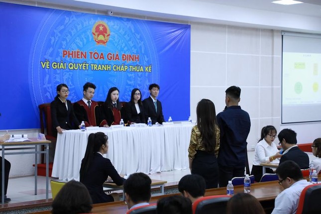 Ngành Luật kinh tế UEF: Nổi bật với mô hình đào tạo song ngữ ảnh 3