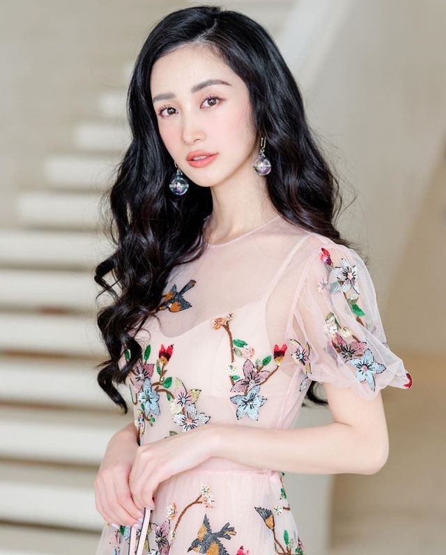 Hot girl Jun Vũ khoe tậu xe sang mừng sinh nhật tuổi 24 ảnh 2
