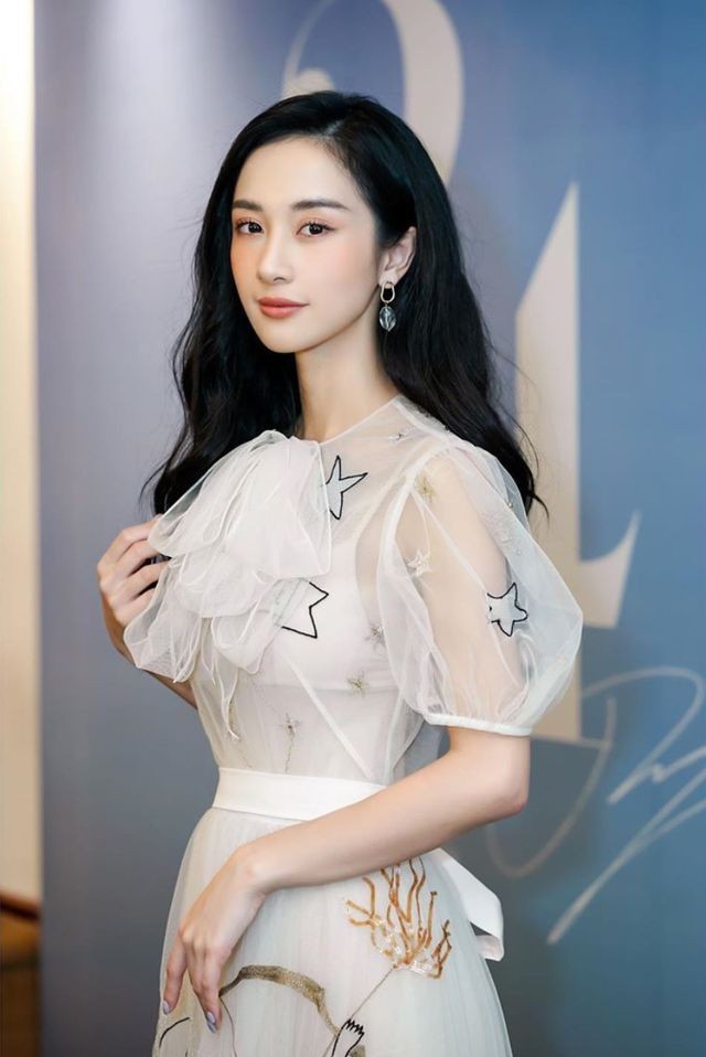 Hot girl Jun Vũ khoe tậu xe sang mừng sinh nhật tuổi 24 ảnh 4