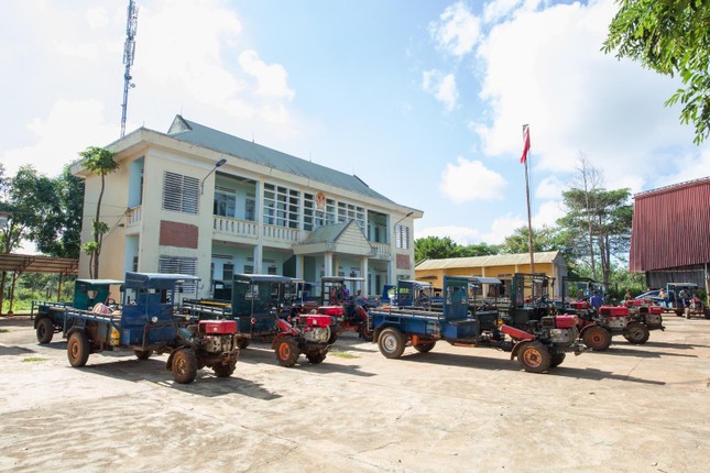 Trang bị bộ phản quang cho 600 phương tiện giao thông tại Tây Nguyên ảnh 1