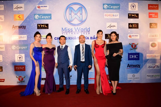 Dàn Hoa hậu Việt Nam khoe sắc rực rỡ trên thảm đỏ chung khảo phía Bắc Miss World ảnh 4