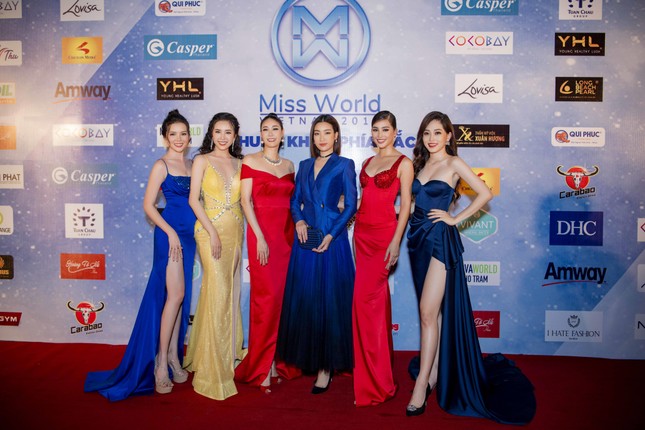 Dàn Hoa hậu Việt Nam khoe sắc rực rỡ trên thảm đỏ chung khảo phía Bắc Miss World ảnh 2