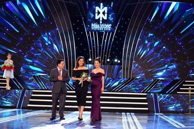 Dàn Hoa hậu Việt Nam khoe sắc rực rỡ trên thảm đỏ chung khảo phía Bắc Miss World ảnh 1