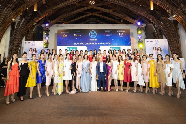 Hoa hậu Đỗ Mỹ Linh và Tiểu Vy đọ sắc tại họp báo Chung kết Miss World Vietnam ảnh 6