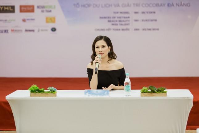 Trước đêm Chung kết, thí sinh Miss World Vietnam 2019 nhận được điều bất ngờ ảnh 4