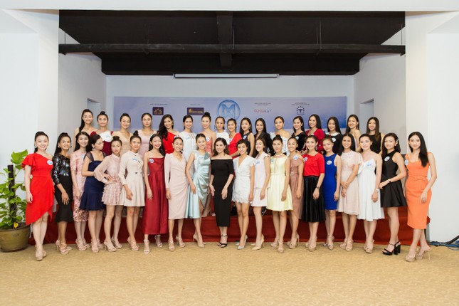 Trước đêm Chung kết, thí sinh Miss World Vietnam 2019 nhận được điều bất ngờ ảnh 7