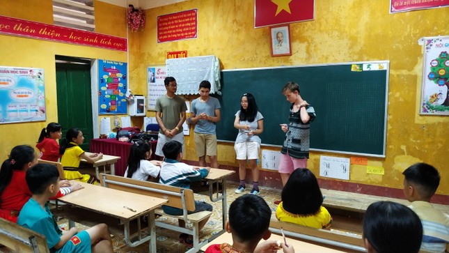 Nữ tỷ phú Việt và cuộc trò chuyện cùng đoàn học sinh trường hoàng gia thế giới ảnh 4