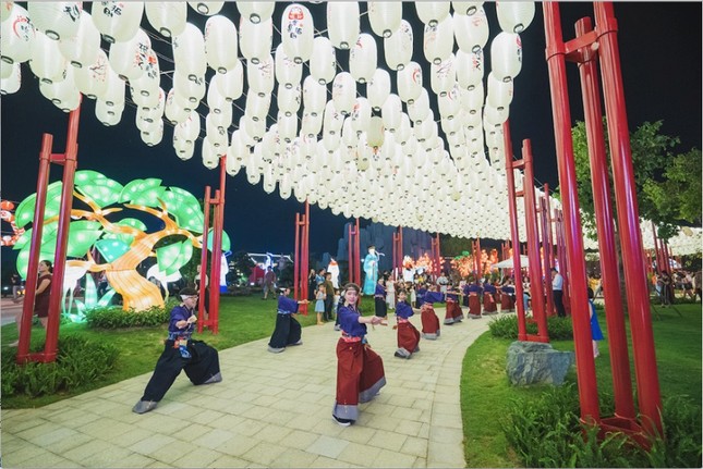 Kỳ quan” vườn Nhật và cuộc sống đáng mơ ước tại Vinhomes Smart City ảnh 1