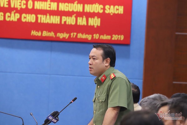 Triệu tập 2 người liên quan đến vụ đổ dầu gây ô nhiễm nước sông Đà ảnh 1