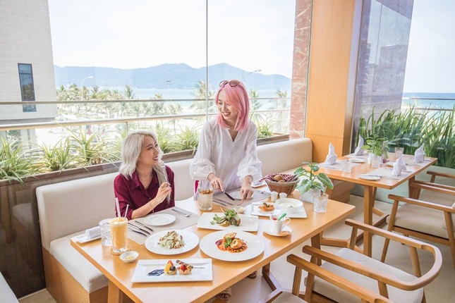 TMS Hotel Da Nang Beach tri ân khách hàng chào mừng sinh nhật ảnh 1