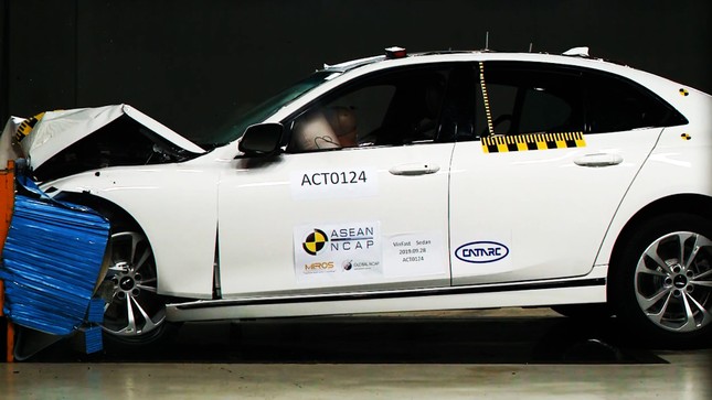 Hé lộ video xe Vinfast được kiểm định bởi Asean Ncap ảnh 1