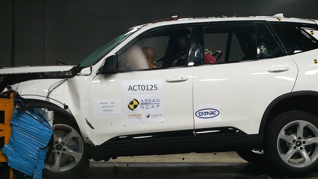 Hé lộ video xe Vinfast được kiểm định bởi Asean Ncap ảnh 2