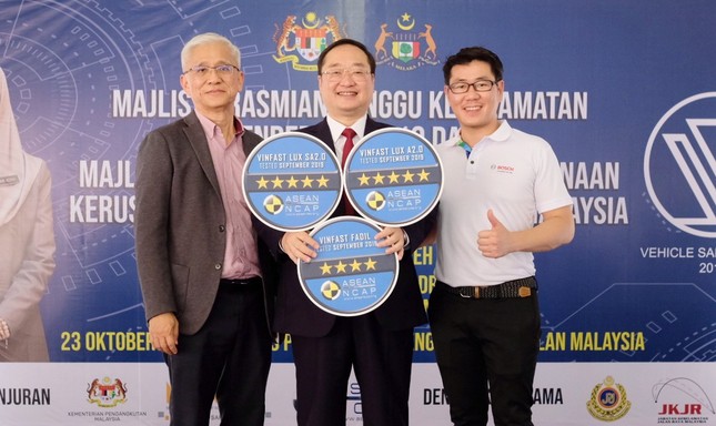 Vinfast đạt chứng nhận an toàn Asean Ncap 5 sao cho Lux SA 2.0, Lux A2.0 ảnh 1