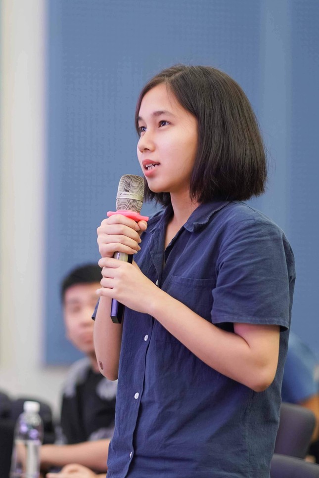Hoa hậu Phương Khánh: Vương miện toả sáng hơn nhờ tri thức ảnh 4