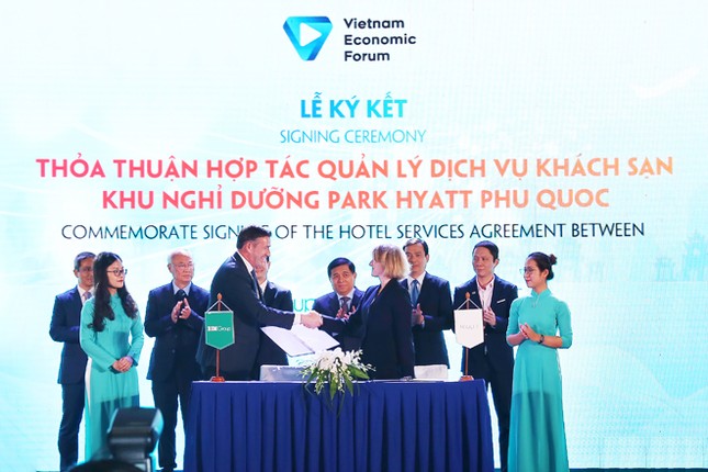 Bim Land và Hyatt ký kết thỏa thuận hợp tác ở diễn đàn cấp cao du lịch VN 2019 ảnh 1